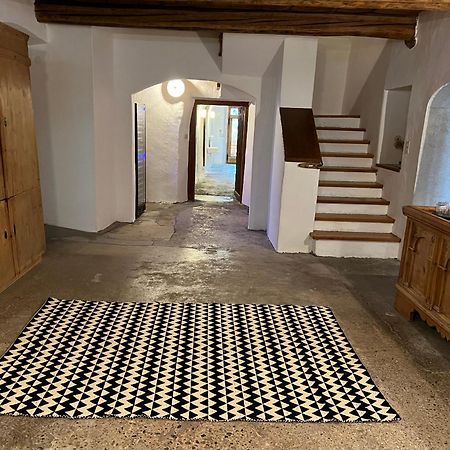 Hotel Chasa Chalavaina Müstair Exteriör bild