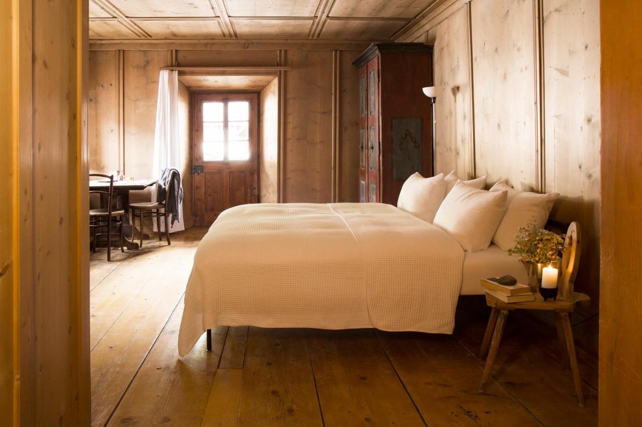 Hotel Chasa Chalavaina Müstair Exteriör bild