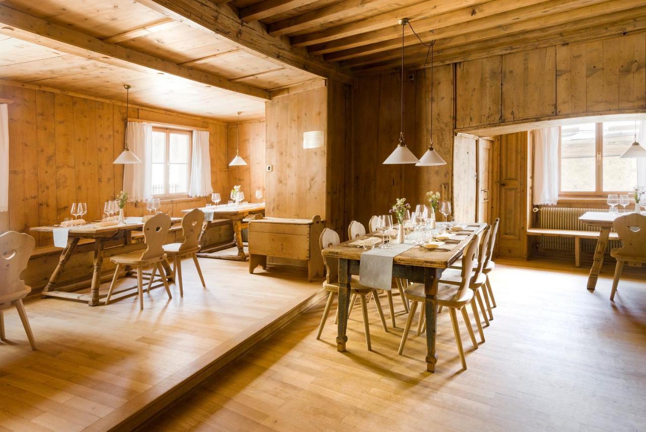 Hotel Chasa Chalavaina Müstair Exteriör bild