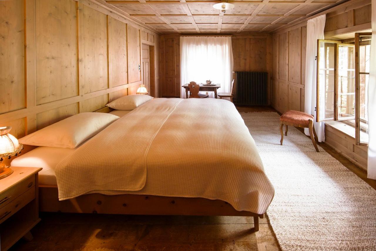 Hotel Chasa Chalavaina Müstair Rum bild
