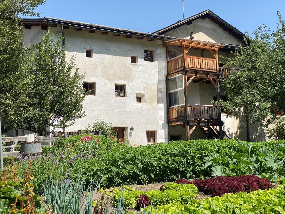 Hotel Chasa Chalavaina Müstair Exteriör bild