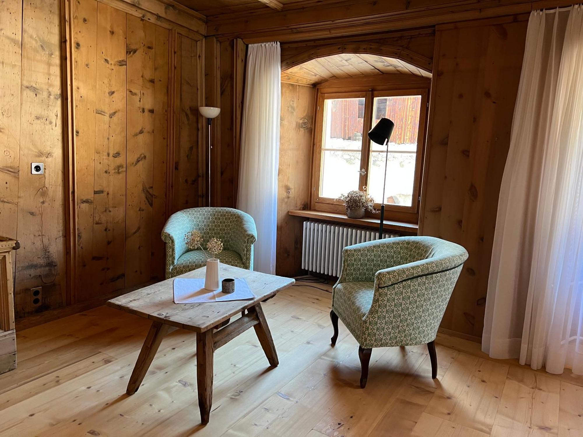 Hotel Chasa Chalavaina Müstair Exteriör bild