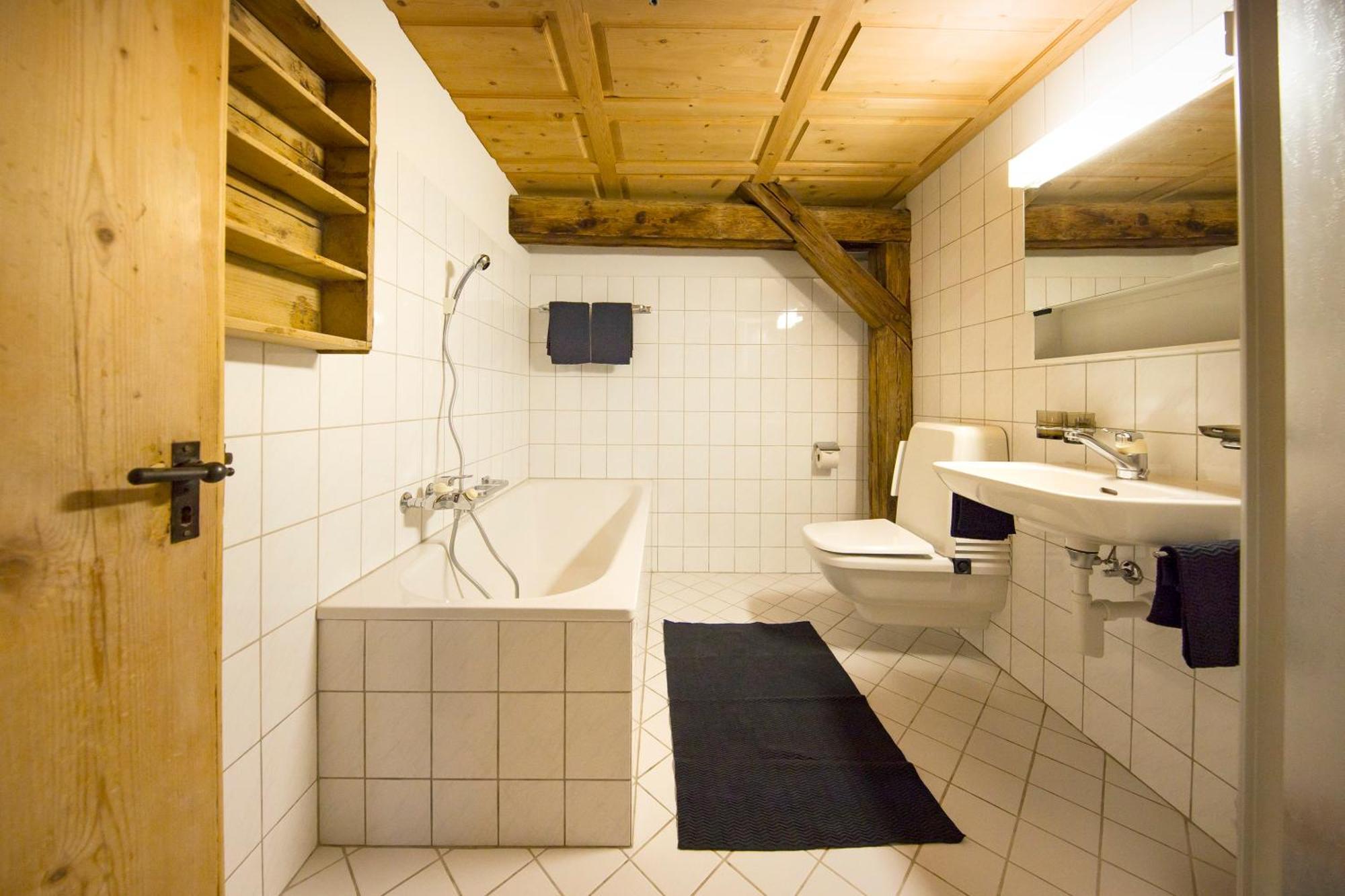 Hotel Chasa Chalavaina Müstair Rum bild