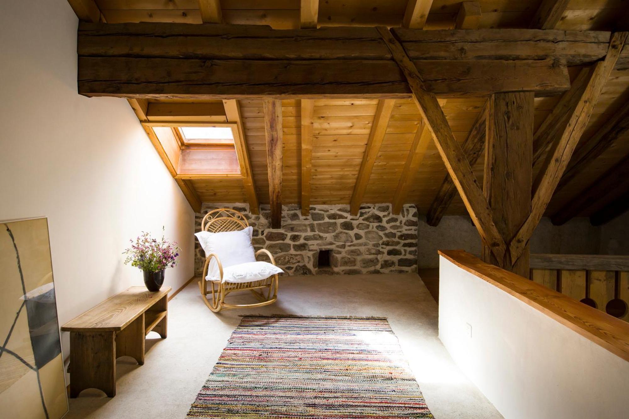 Hotel Chasa Chalavaina Müstair Rum bild