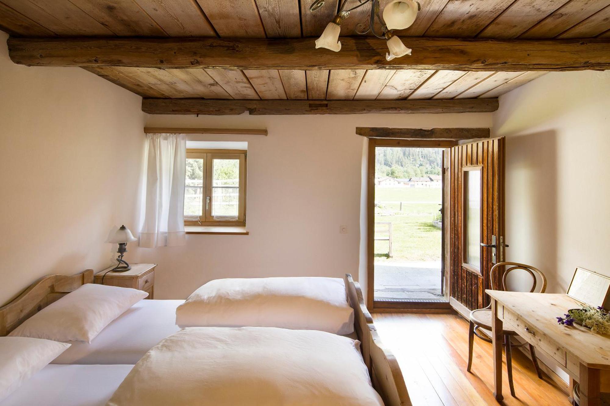 Hotel Chasa Chalavaina Müstair Rum bild